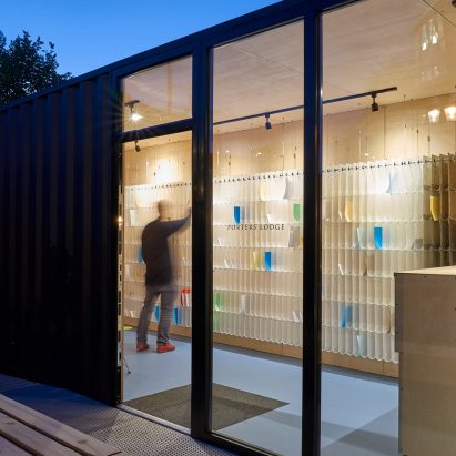 Hughes Hall porters' lodge by Neubau