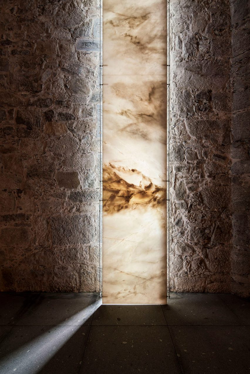 Portuguese architects Cerejeira Fontes renovate the Imaculada Chapel with an “indoor forest” structure