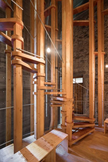 Portuguese architects Cerejeira Fontes renovate the Imaculada Chapel with an “indoor forest” structure