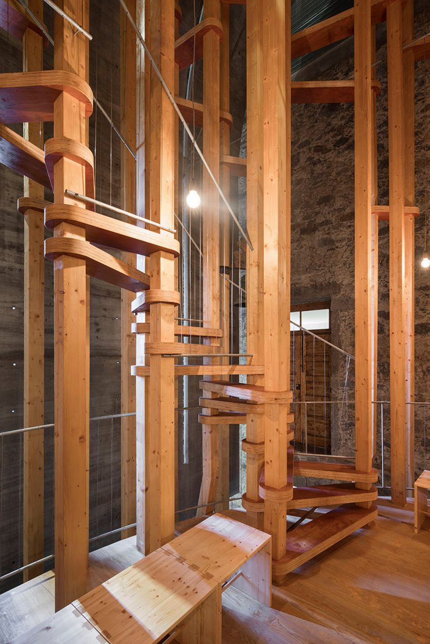 Portuguese architects Cerejeira Fontes renovate the Imaculada Chapel with an “indoor forest” structure