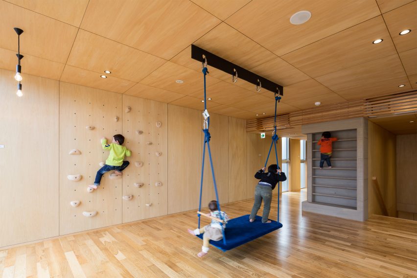 Kitos Hamura children centre by Hibinosekkei