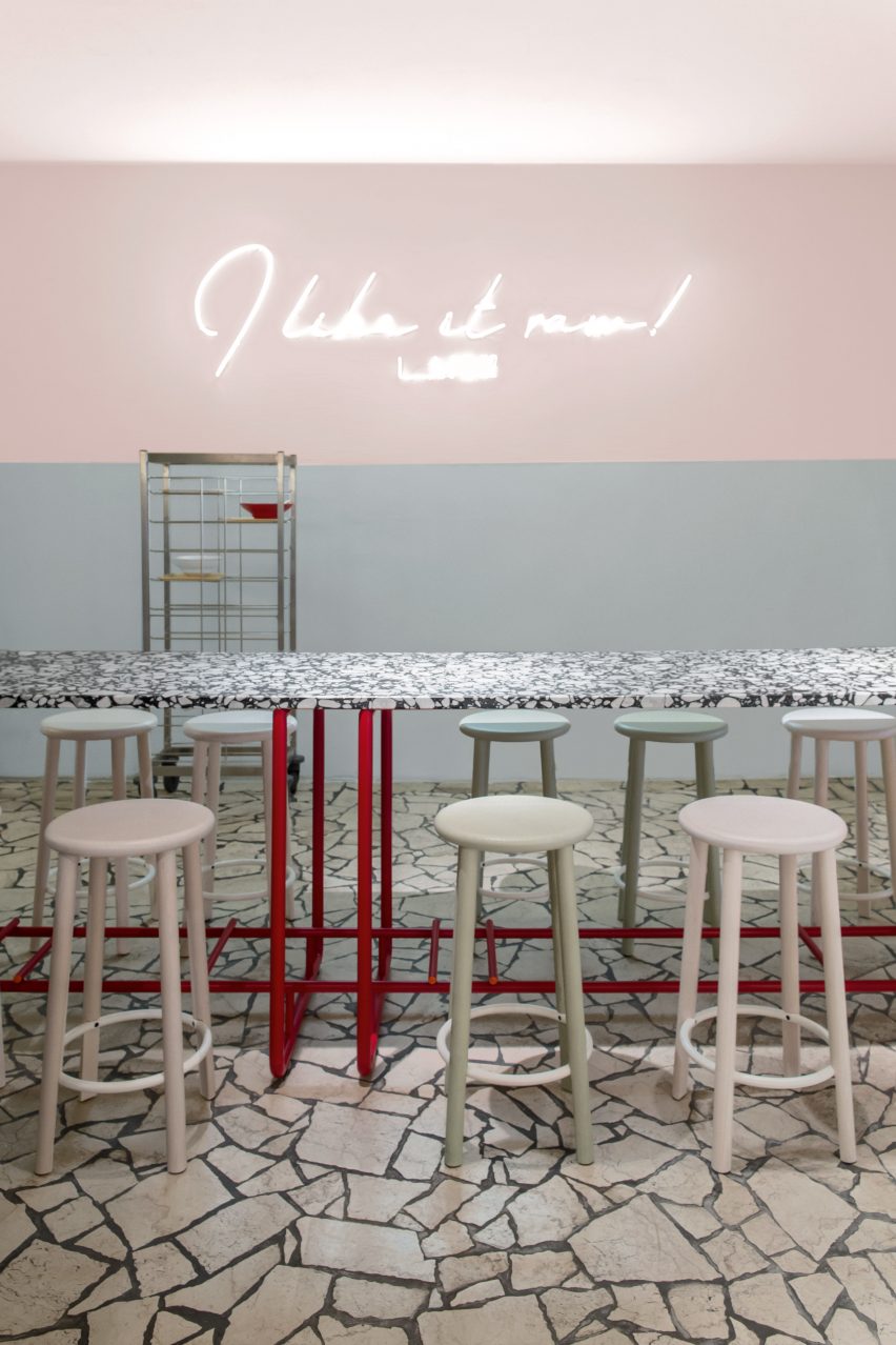 Ester Bruzkus Architekten designs Hockney-inspired restaurant in Berlin