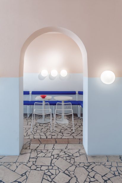 Ester Bruzkus Architekten designs Hockney-inspired restaurant in Berlin