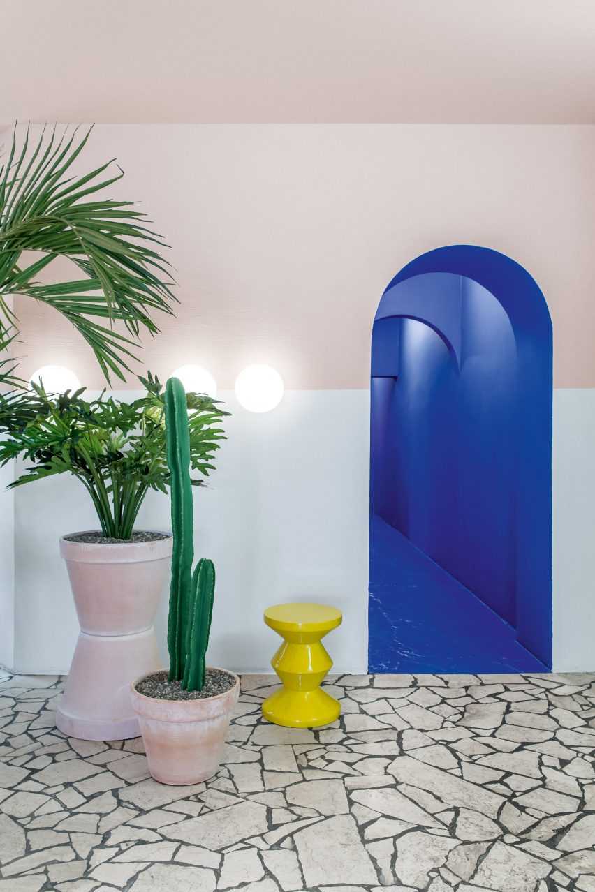 Ester Bruzkus Architekten designs Hockney-inspired restaurant in Berlin