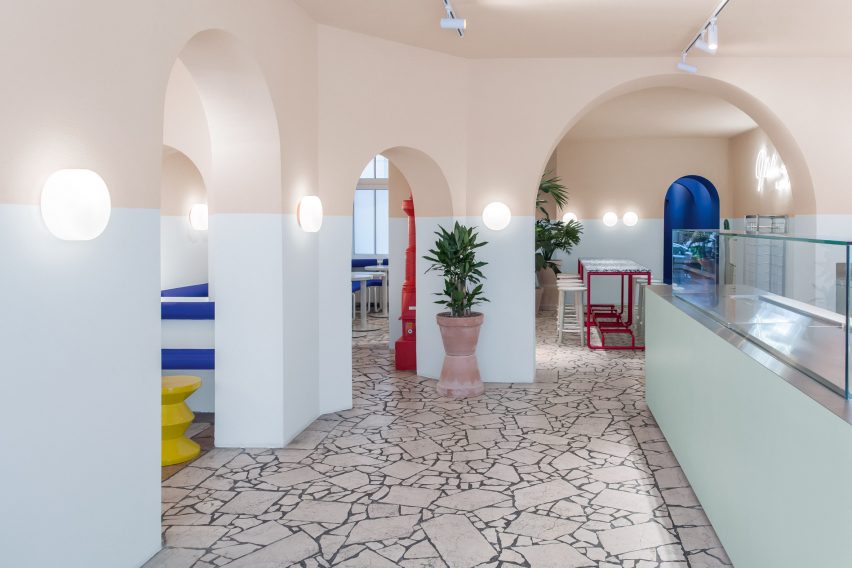 Ester Bruzkus Architekten designs Hockney-inspired restaurant in Berlin