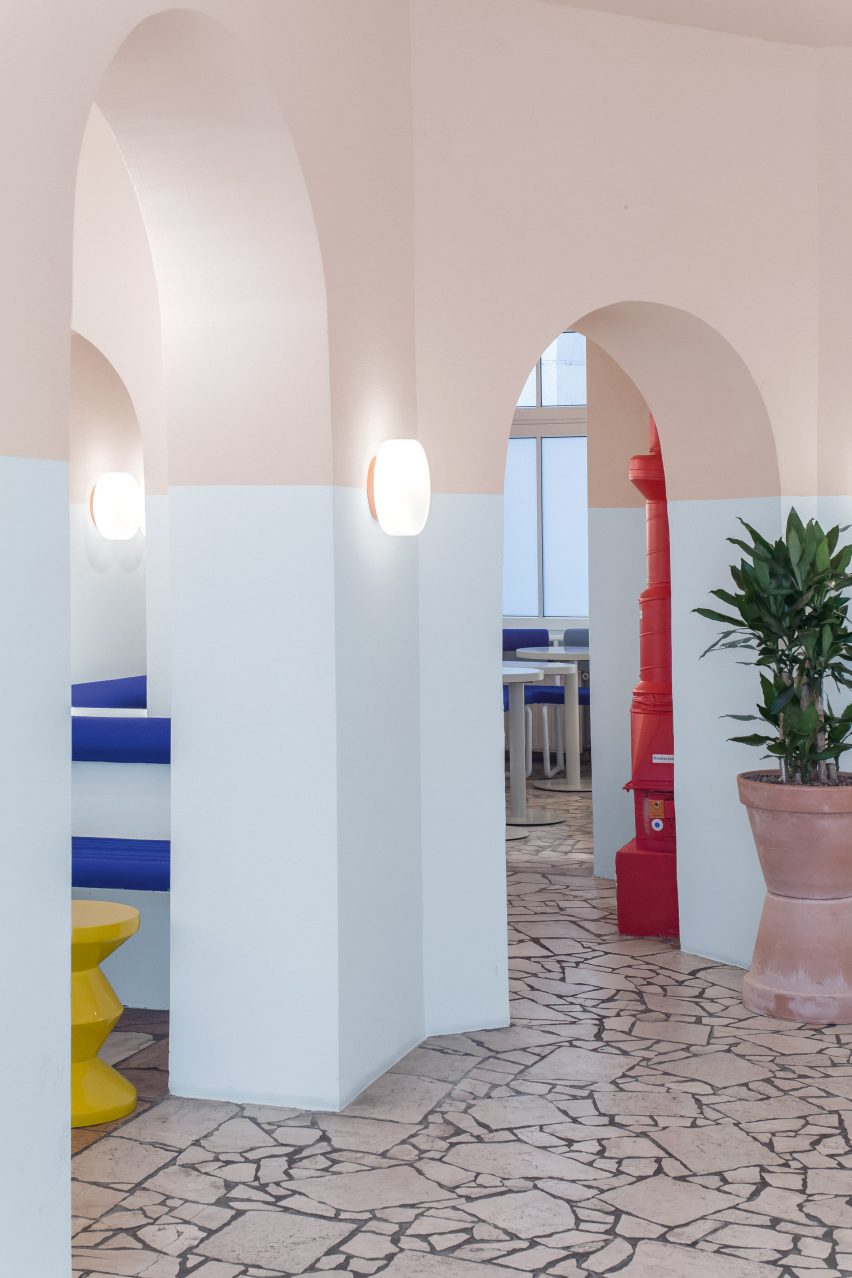 Ester Bruzkus Architekten designs Hockney-inspired restaurant in Berlin
