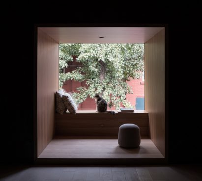 Lens Magazine offices by TAO