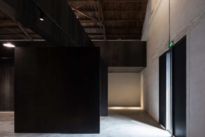 Lens Magazine offices by TAO