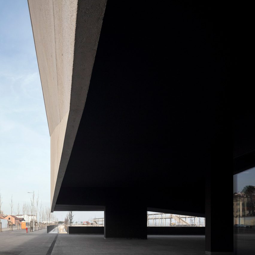 Lisbon Cruise Terminal by João Luís Carrilho da Graça
