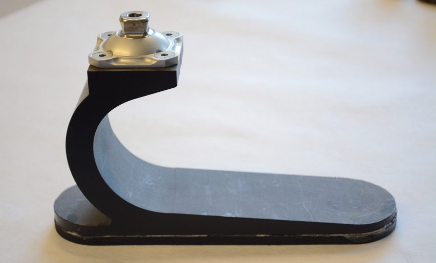 MIT engineers create low-cost prosthetic foot that approximates natural gait