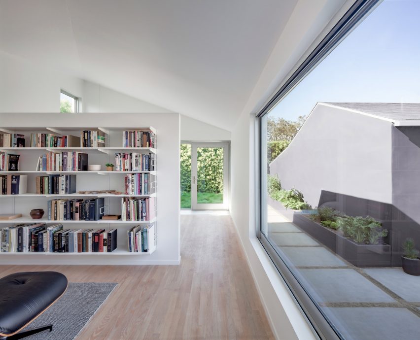 Rear Window House by Edward Ogosta Architecture