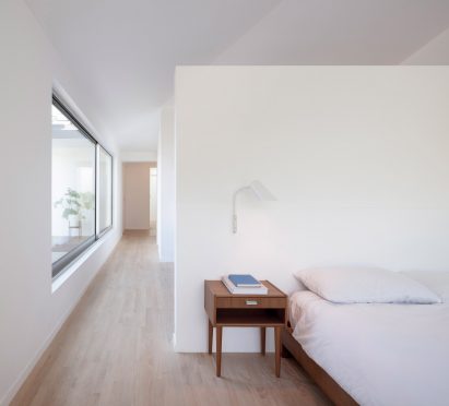 Rear Window House by Edward Ogosta Architecture