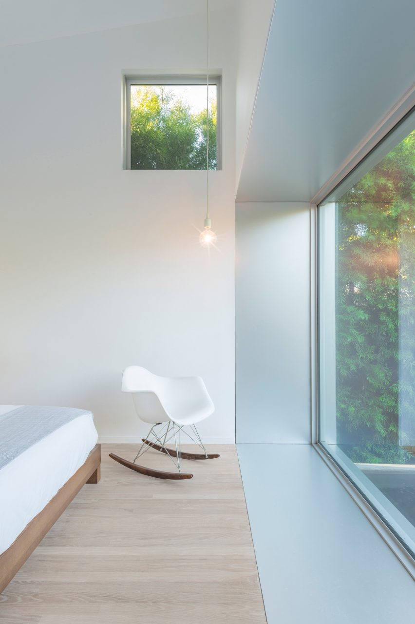Rear Window House by Edward Ogosta Architecture