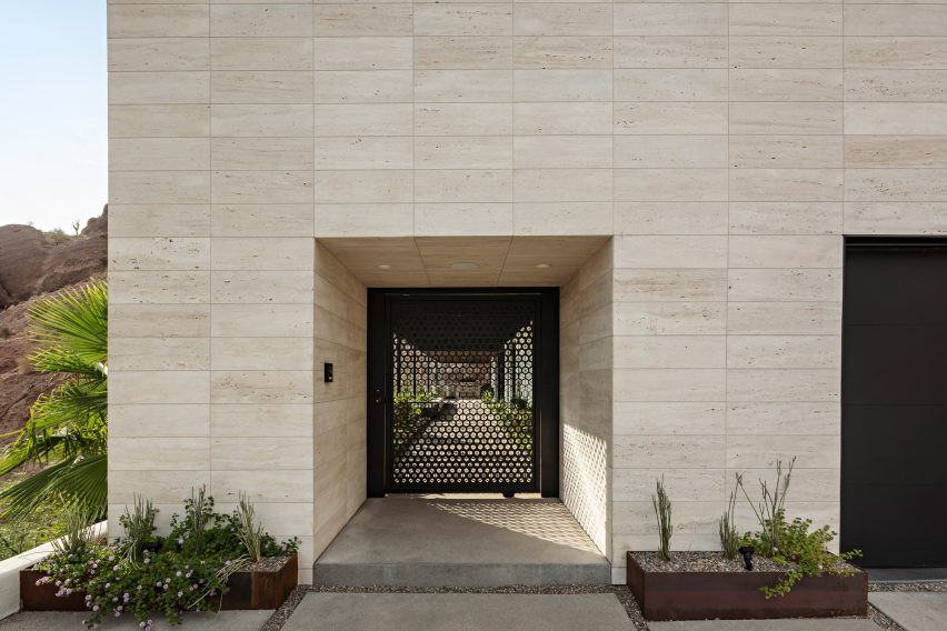 Red Rocks Residence by The Ranch Mine