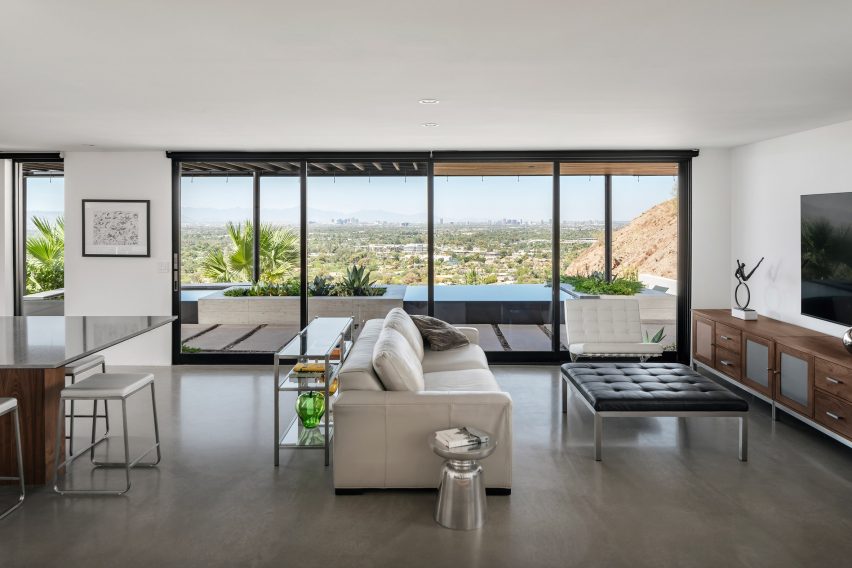 Red Rocks Residence by The Ranch Mine