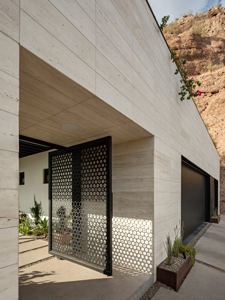 Red Rocks Residence by The Ranch Mine