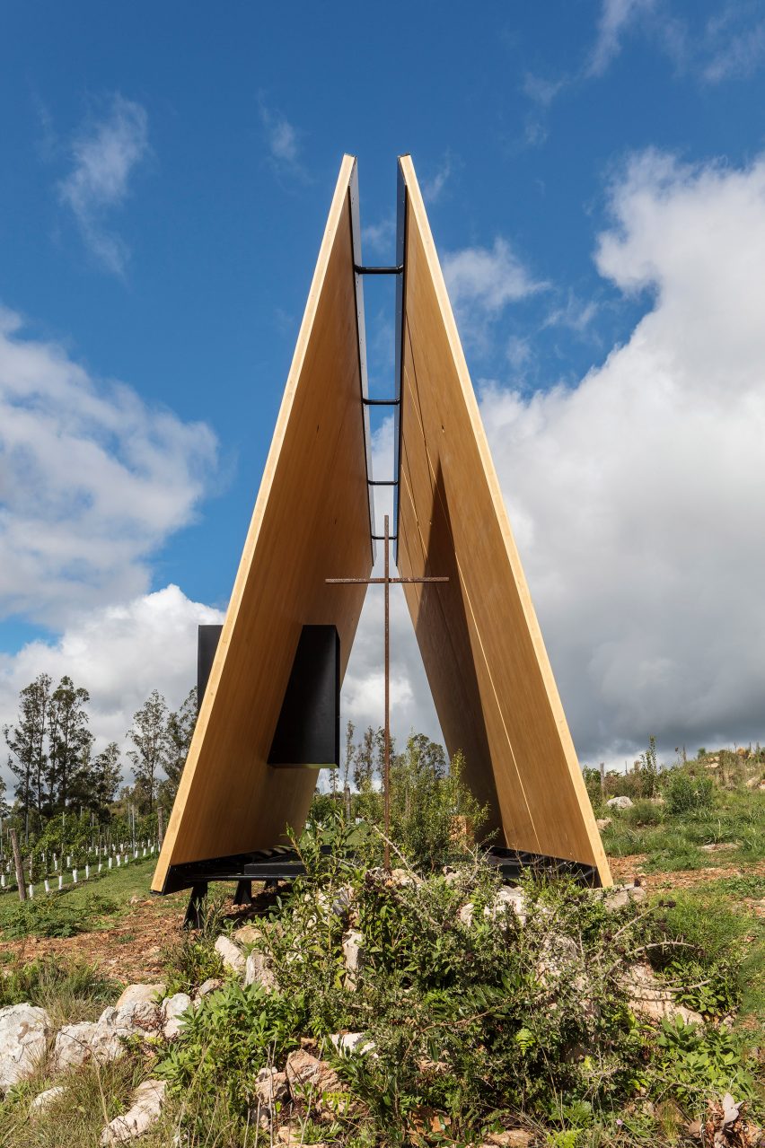 Sacramonte Chapel by MAPA