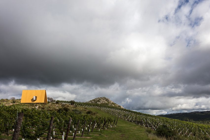 Sacramonte Chapel by MAPA
