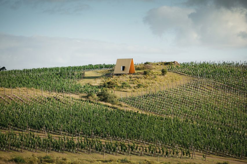 Sacramonte Chapel by MAPA