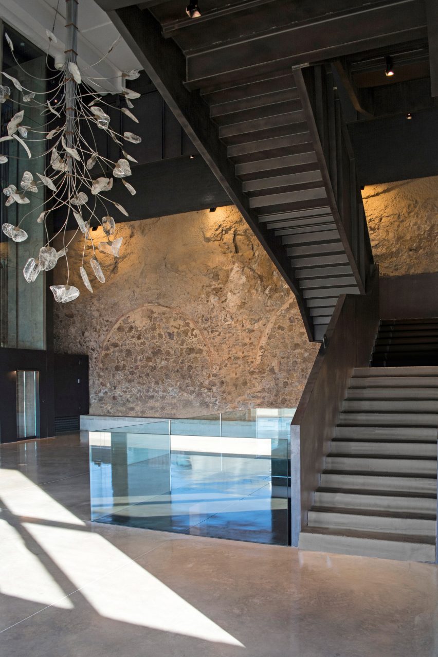Sant Julià de Ramis fortress by Fuses Viader Arquitectes