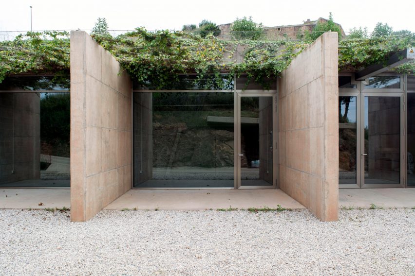 Sant Julià de Ramis fortress by Fuses Viader Arquitectes
