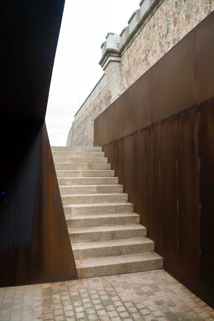 Sant Julià de Ramis fortress by Fuses Viader Arquitectes