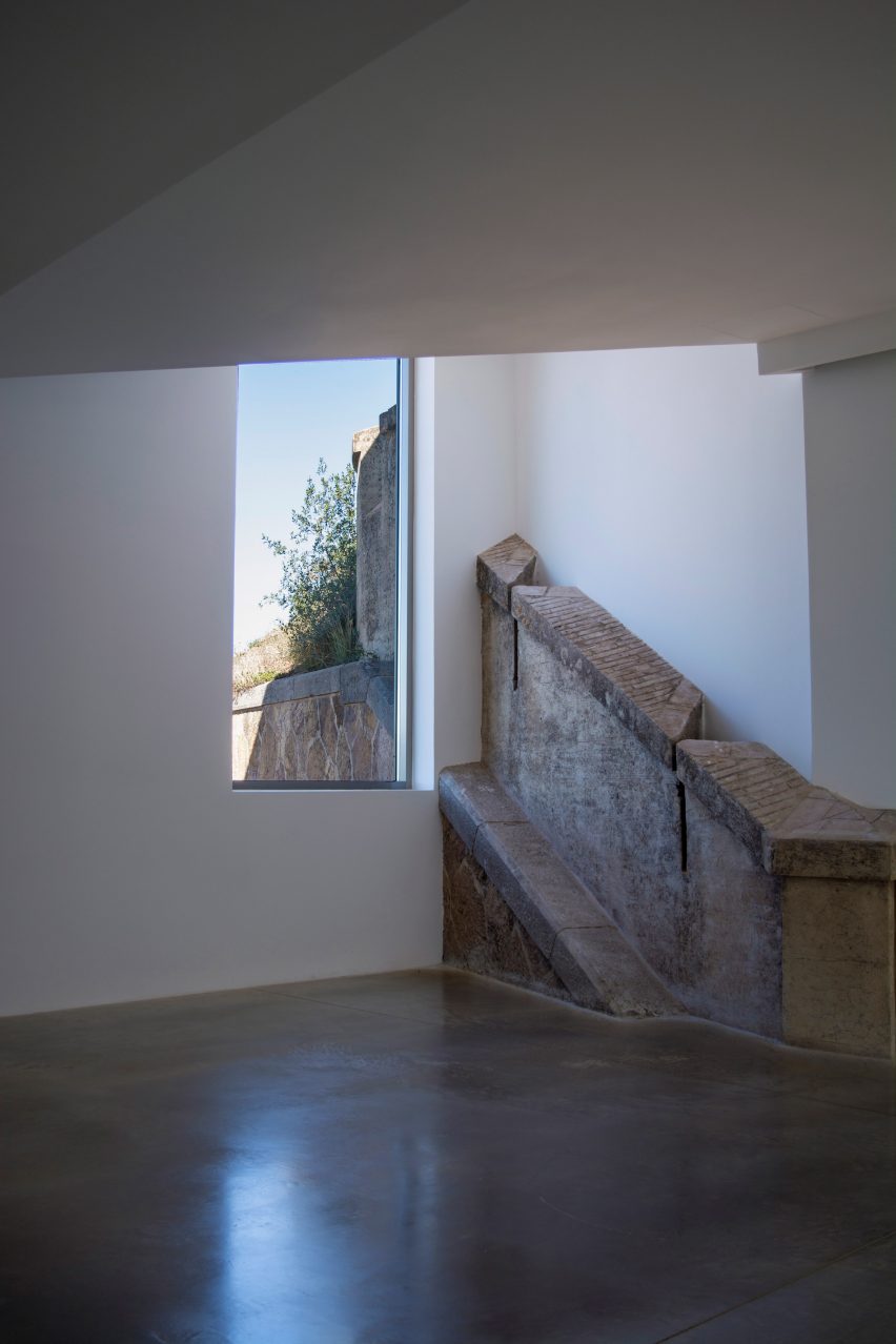 Sant Julià de Ramis fortress by Fuses Viader Arquitectes