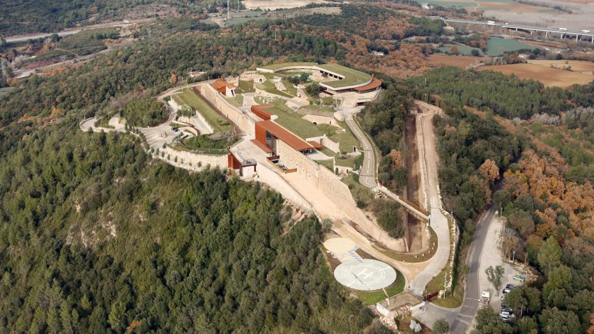Sant Julià de Ramis fortress by Fuses Viader Arquitectes