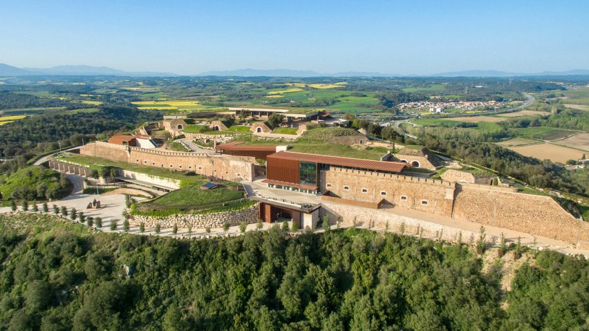 Sant Julià de Ramis fortress by Fuses Viader Arquitectes