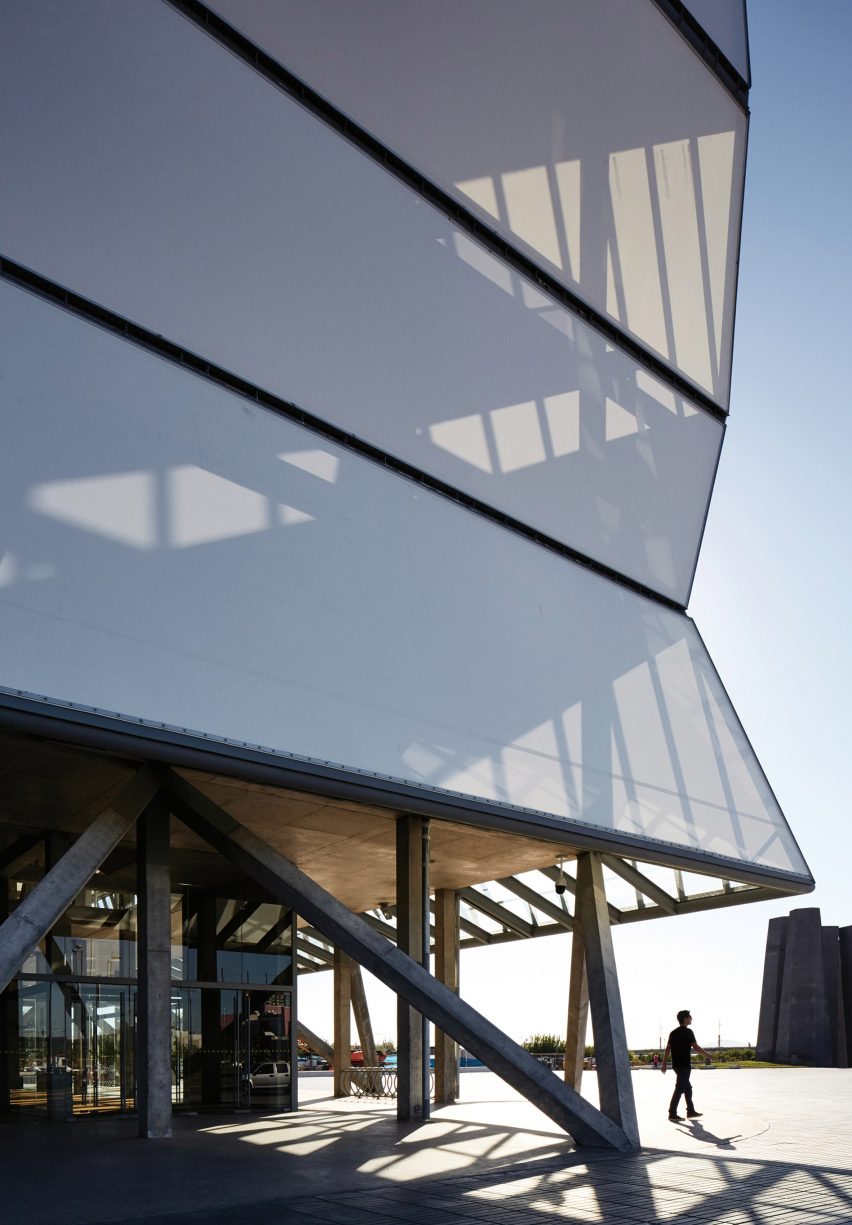 Teatro Biobio by Smiljan Radić