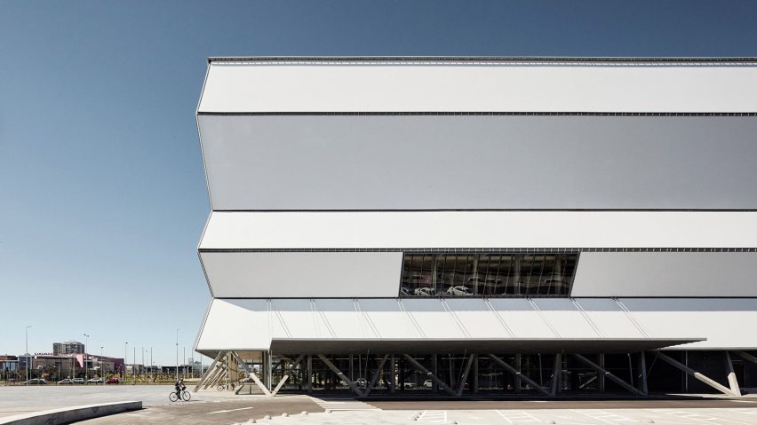 Teatro Biobio by Smiljan Radić