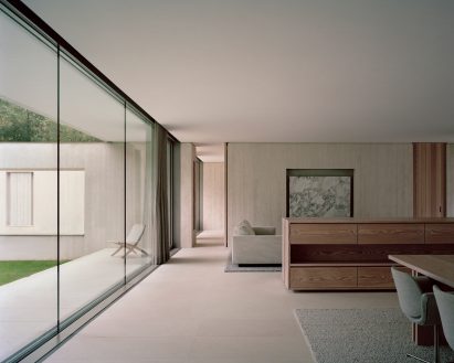 Villa Waalre by Russel Jones