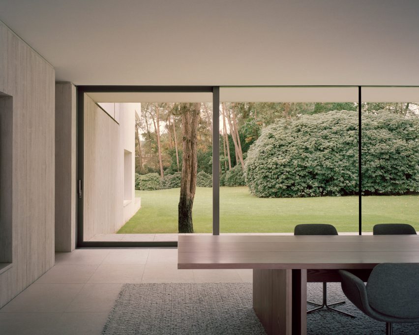 Villa Waalre by Russel Jones