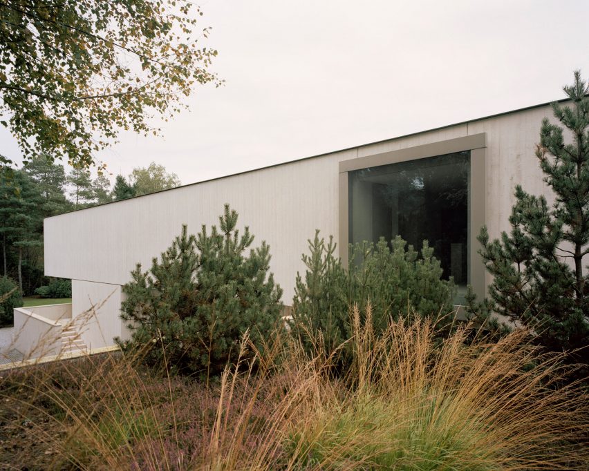 Villa Waalre by Russel Jones