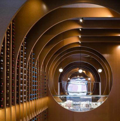 Zooco Estudio create cave-like wine shop in Spain