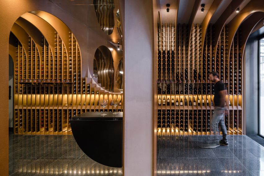 Zooco Estudio create cave-like wine shop in Spain
