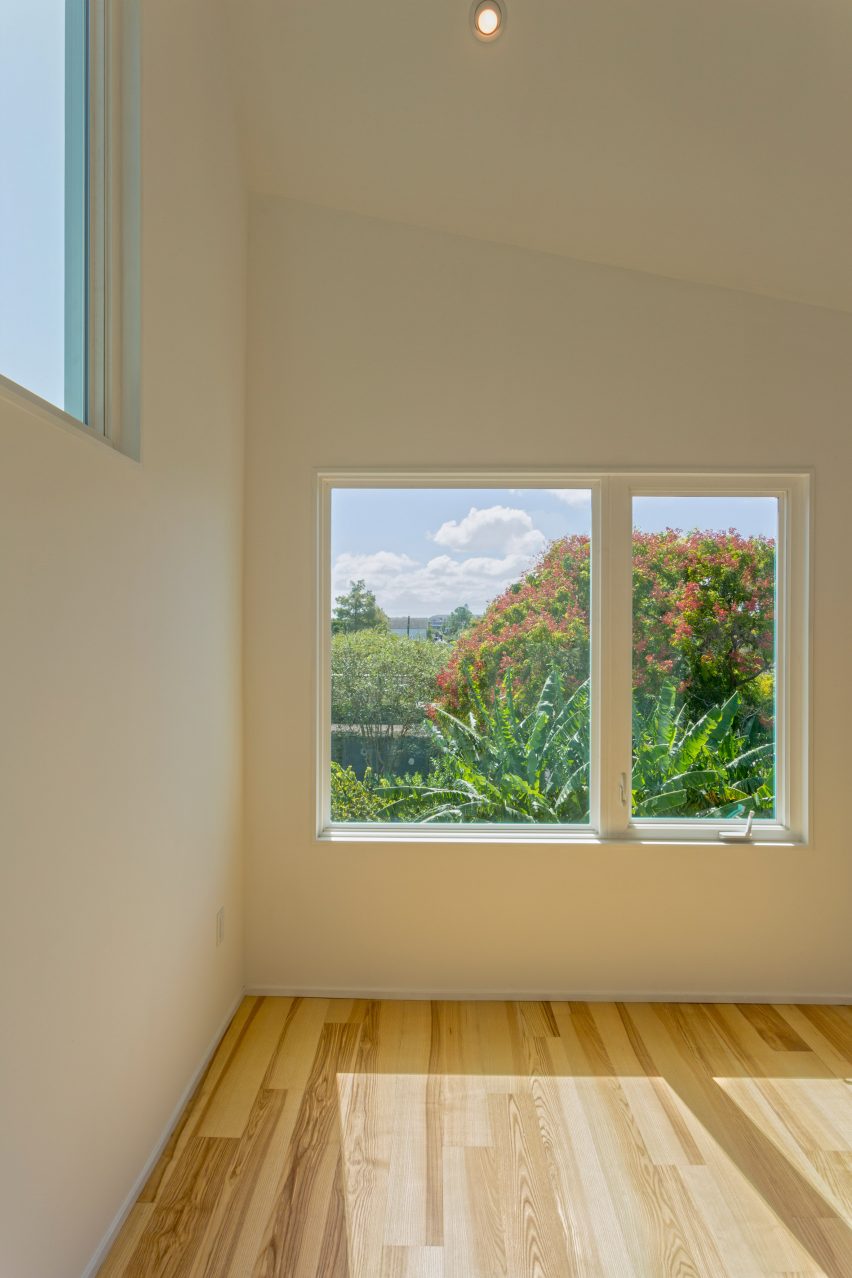 4514 Saratoga by Office of Jonathan Tate