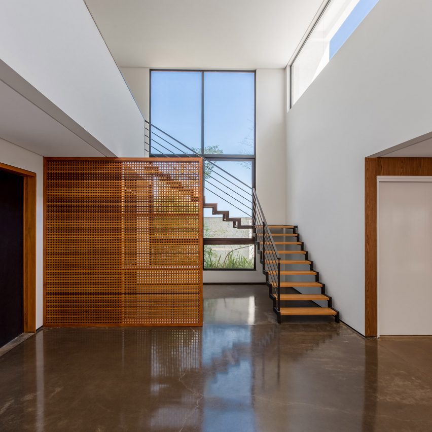 Alpha House by UABI