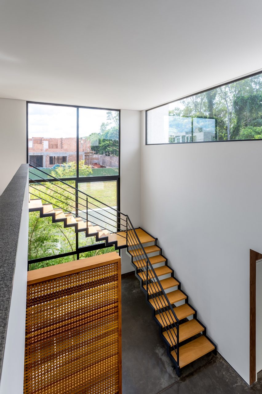 Alpha House by UABI
