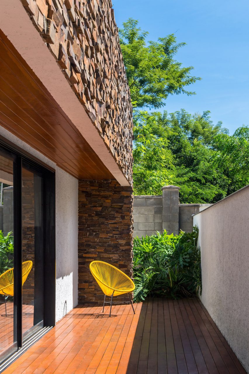 Alpha House by UABI