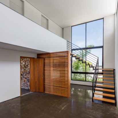Alpha House by UABI