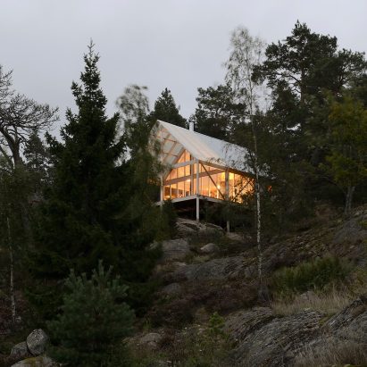 Ten buildings on stilts that raise the stakes