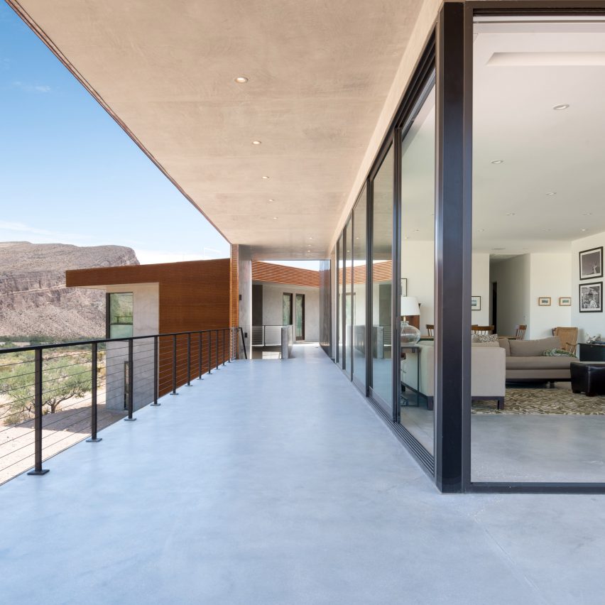 Arroyo House by Hoogland Architecture