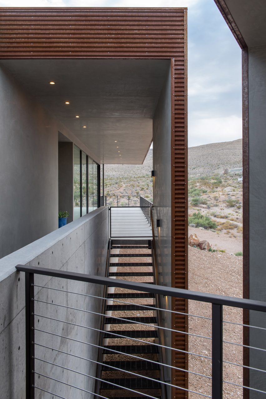 Arroyo House by Hoogland Architecture
