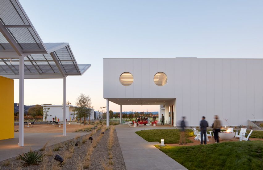Ashes + Diamonds by Bestor Architecture