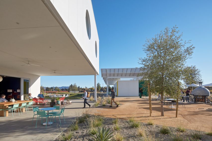 Ashes + Diamonds by Bestor Architecture