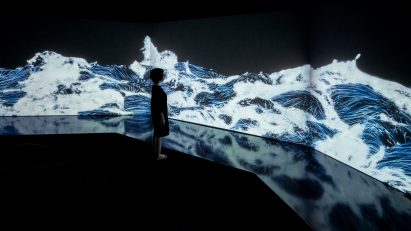Black Waves by TeamLab