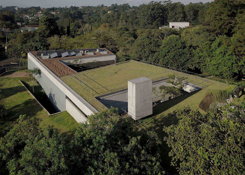 Casa em Cotia by Una Arquitetos