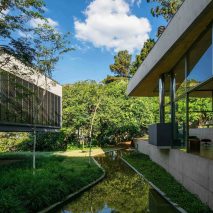 Casa em Cotia by Una Arquitetos