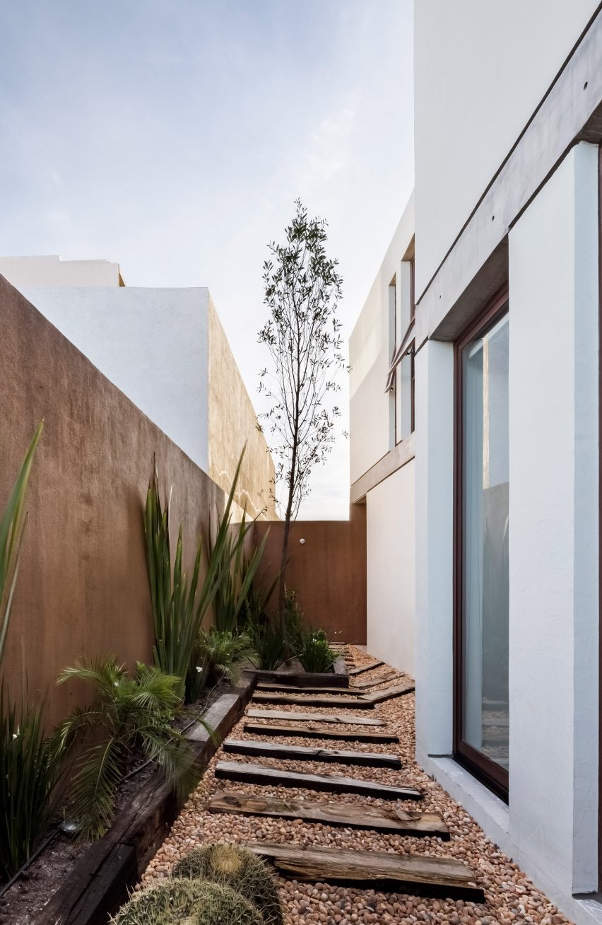 Casa Maguey by Intersticial Arquitectura
